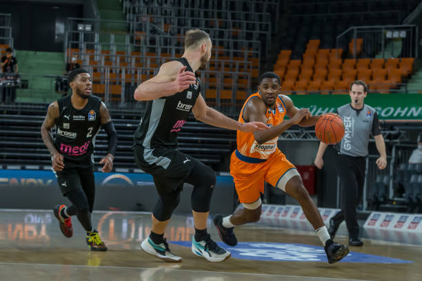 他曾在安德 他曾在安德